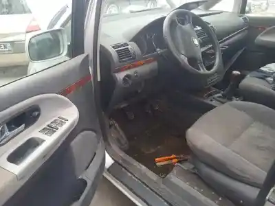 Vehicul casat seat alhambra (7v9) 1.9 tdi al anului 2002 alimentat auy