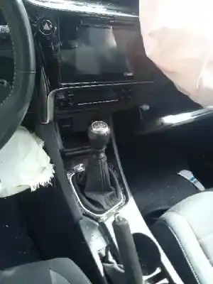 Veículo de Sucata toyota auris (_e18_) 1.2 (nre185_) do ano 2017 alimentado 8nr