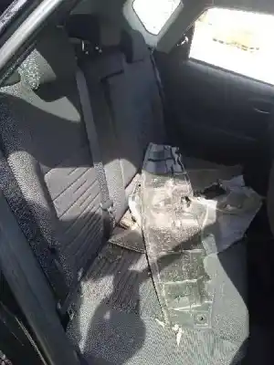 Veículo de Sucata toyota auris (_e18_) 1.2 (nre185_) do ano 2017 alimentado 8nr