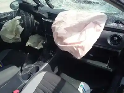 Veículo de Sucata toyota auris (_e18_) 1.2 (nre185_) do ano 2017 alimentado 8nr