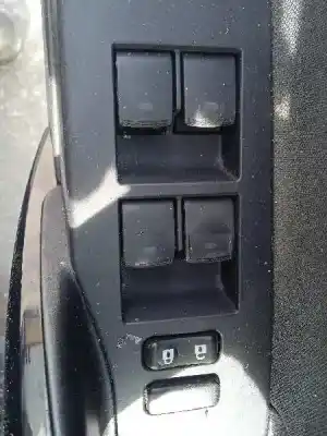 Veículo de Sucata toyota auris (_e18_) 1.2 (nre185_) do ano 2017 alimentado 8nr