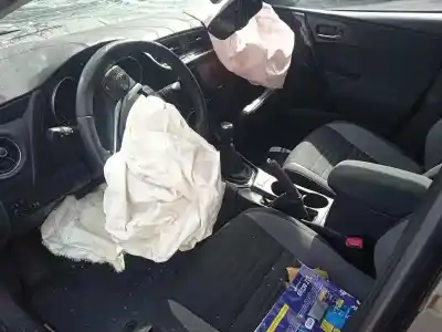 Veículo de Sucata toyota auris (_e18_) 1.2 (nre185_) do ano 2017 alimentado 8nr