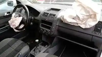 Scrapping Vehicle volkswagen polo (9n3) 1.4 16v of the year 2009 powered bud