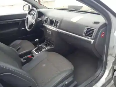 Sloopvoertuig opel vectra c berlina 1.9 cdti van het jaar 2006 aangedreven z19dt