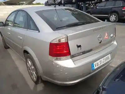 Sloopvoertuig opel vectra c berlina 1.9 cdti van het jaar 2006 aangedreven z19dt