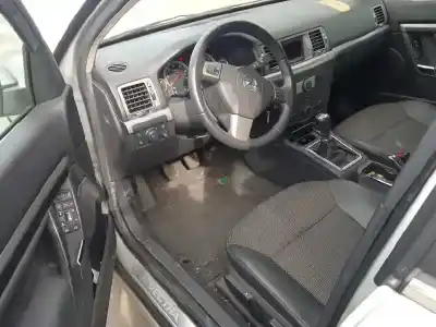 Sloopvoertuig opel vectra c berlina 1.9 cdti van het jaar 2006 aangedreven z19dt