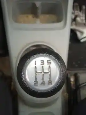 Sloopvoertuig nissan pixo (uao) 1.0 van het jaar 2010 aangedreven k10b