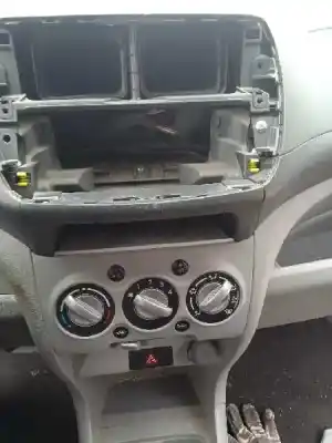 Sloopvoertuig nissan pixo (uao) 1.0 van het jaar 2010 aangedreven k10b