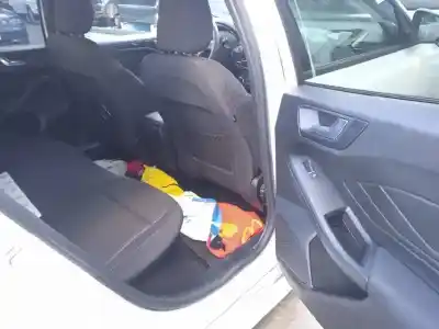 Sloopvoertuig ford focus lim. st-line van het jaar 2020 aangedreven b7da