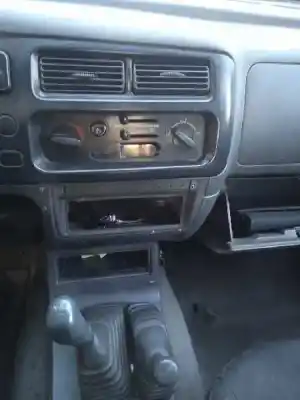 Veicolo di demolizione mitsubishi l 200 (k6/7) 2.5 td cat dell'anno 2005 alimentato 4d56