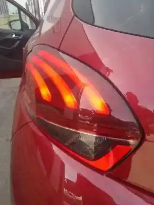 Veículo de Sucata peugeot 208 i (ca_, cc_) 1.2 vti 82 do ano 2016 alimentado hm01