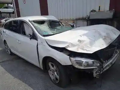 Veículo de Sucata volvo v60 kombi 2.0 diesel cat do ano 2016 alimentado d4204t20