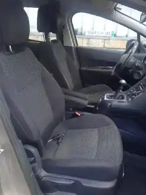 Здавання транспортного засобу peugeot 5008 (0e/0a) desde 05/2009 1.6 hdi року 2011 потужний 9h05