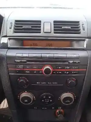 Veicolo di demolizione mazda 3 sedán (bk) 1.6 (bk12) dell'anno 2005 alimentato z6