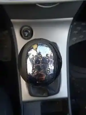 Veicolo di demolizione toyota corolla (_e12_) 2.0 d-4d (cde120r_ cde120l_) dell'anno 2004 alimentato 1cdftv