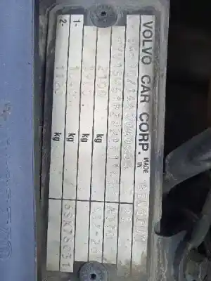 Veicolo di demolizione volvo v70 familiar 2.4 (125kw) dell'anno 2001 alimentato b5244s
