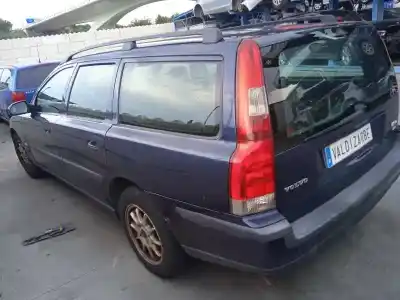 Veicolo di demolizione volvo v70 familiar 2.4 (125kw) dell'anno 2001 alimentato b5244s