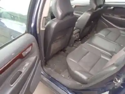 Veicolo di demolizione volvo v70 familiar 2.4 (125kw) dell'anno 2001 alimentato b5244s