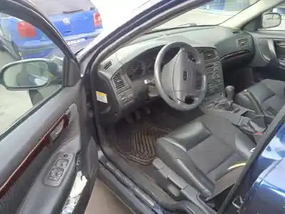 Veicolo di demolizione volvo v70 familiar 2.4 (125kw) dell'anno 2001 alimentato b5244s