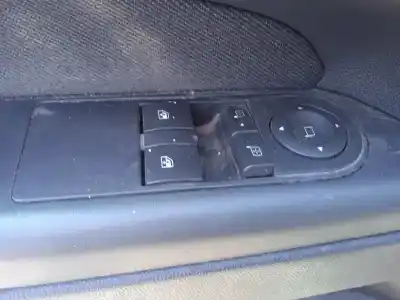 Veículo de Sucata opel zafira b 1.7 16v cdti do ano 2009 alimentado z17dtr