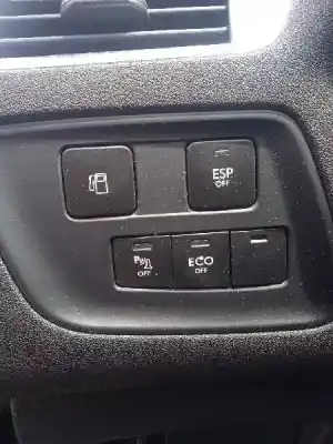 Véhicule à la ferraille citroen c4 lim. collection de l'année 2012 alimenté 9hr