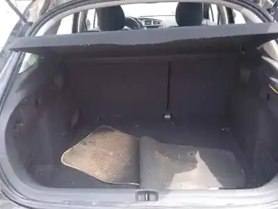 Véhicule à la ferraille citroen c4 lim. collection de l'année 2012 alimenté 9hr