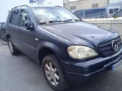Здавання транспортного засобу MERCEDES-BENZ CLASE M (W163) ML 430 (163.172) року 1999 потужний 113942