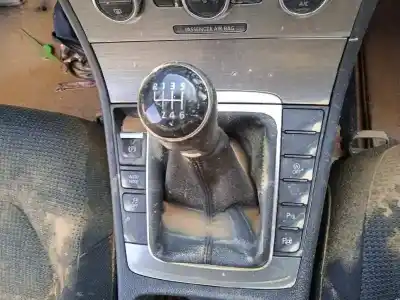 Sloopvoertuig volkswagen passat variant (365) edition bluemotion van het jaar 2014 aangedreven cffb