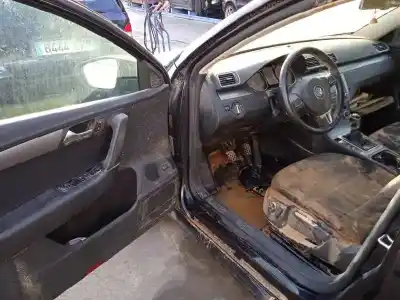 Sloopvoertuig volkswagen passat variant (365) edition bluemotion van het jaar 2014 aangedreven cffb