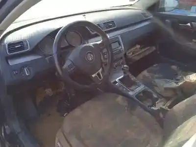 Sloopvoertuig volkswagen passat variant (365) edition bluemotion van het jaar 2014 aangedreven cffb