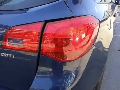 Veículo de Sucata opel astra j sports tourer cosmo do ano 2011 alimentado a17dtr