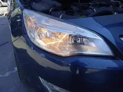 Veículo de Sucata opel astra j sports tourer cosmo do ano 2011 alimentado a17dtr