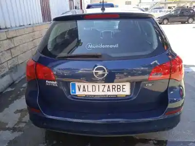 Veículo de Sucata opel astra j sports tourer cosmo do ano 2011 alimentado a17dtr