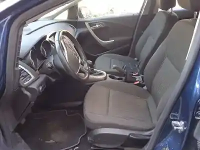 Veículo de Sucata opel astra j sports tourer cosmo do ano 2011 alimentado a17dtr