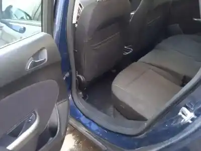 Veículo de Sucata opel astra j sports tourer cosmo do ano 2011 alimentado a17dtr