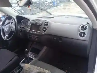 Veículo de Sucata volkswagen tiguan (5n2) t1 bluemotion do ano 2015 alimentado cffd