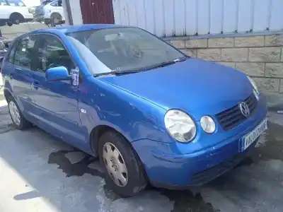 Vehículo de desguace VOLKSWAGEN POLO (9N1) 1.2 12V del año 2004 con motor AZQ