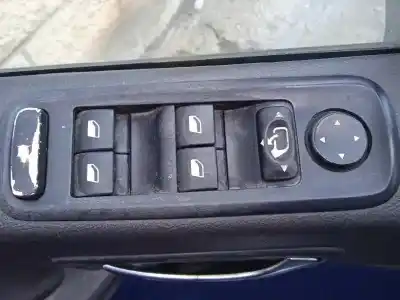 Veículo de Sucata fiat ulysse (179) 2.2 jtd admiral do ano 2005 alimentado 4hw