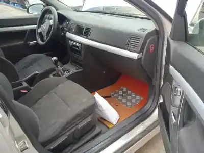 Veicolo di demolizione opel vectra c berlina comfort dell'anno 2003 alimentato y22dtr