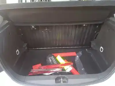 Veículo de Sucata opel corsa e van 1.3 cdti do ano 2017 alimentado b13dtc