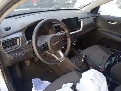 Veículo de Sucata kia stonic (ybcuv) 1.2 cat 84 cv / 62 kw do ano 2022 alimentado g4lf