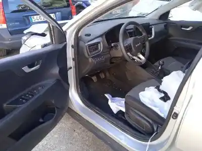 Veículo de Sucata kia stonic (ybcuv) 1.2 cat 84 cv / 62 kw do ano 2022 alimentado g4lf