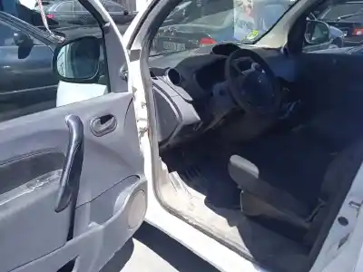 Veículo de Sucata renault kangoo profesional do ano 2013 alimentado k9k808