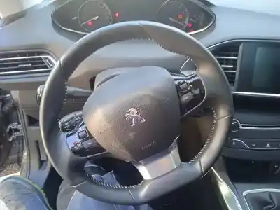 Veículo de Sucata peugeot 308 allure do ano 2013 alimentado 5f02