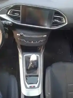 Veículo de Sucata peugeot 308 allure do ano 2013 alimentado 5f02