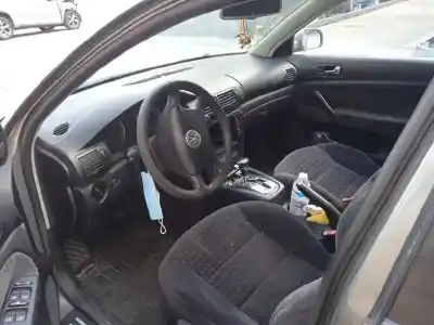 Здавання транспортного засобу volkswagen passat variant (3b6) básico року 2003 потужний avf