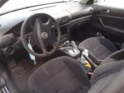 Здавання транспортного засобу volkswagen passat variant (3b6) básico року 2003 потужний avf