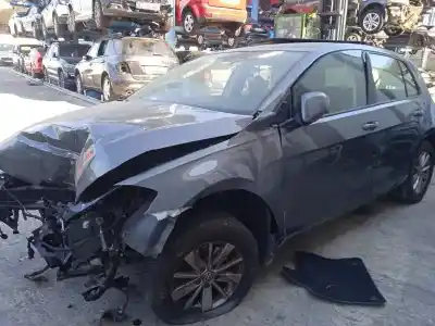 Véhicule à la ferraille volkswagen golf vii lim. (bq1) last edition bmt/start-stopp de l'année 2020 alimenté dgte