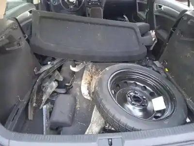 Véhicule à la ferraille volkswagen golf vii lim. (bq1) last edition bmt/start-stopp de l'année 2020 alimenté dgte