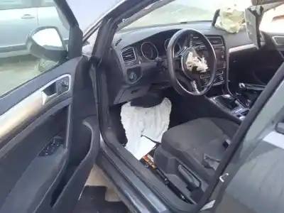 Véhicule à la ferraille volkswagen golf vii lim. (bq1) last edition bmt/start-stopp de l'année 2020 alimenté dgte